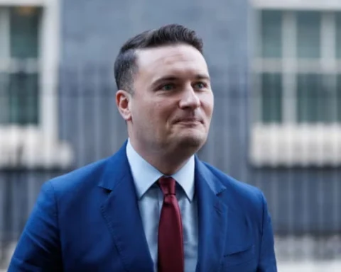 Health Secretary Wes Streeting calls BMA behavior ‘juvenile’ amid festive doctors’ strikes