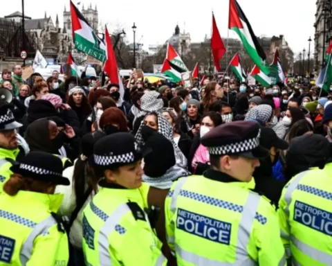 Home secretary vows tough action against riots across England