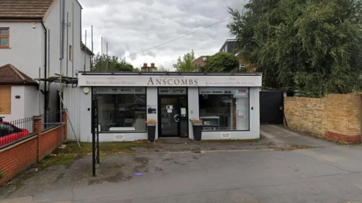 Hornchurch shop gets late-night alcohol licence in Havering