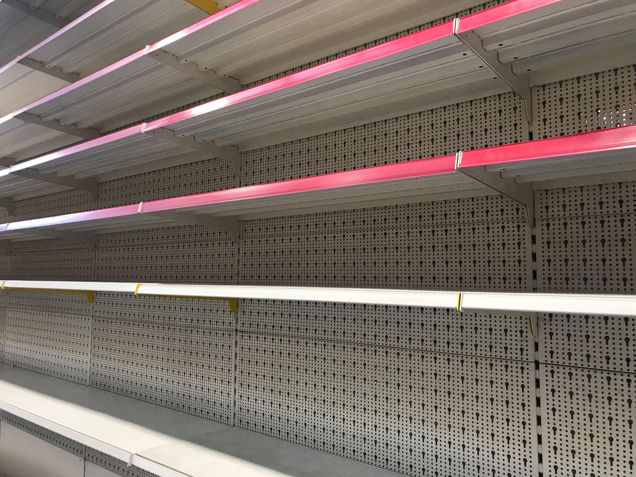 Global Tech Shock as Iran War Disrupts Supply Chains, Costs Surge Dubai 2026 3 tech industry disruption news circuit board manufacturing shortage