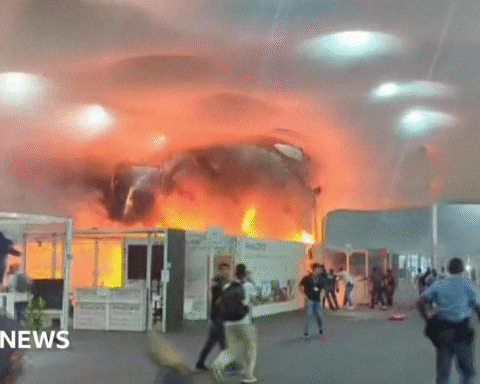 'Huge columns of smoke' BBC at the scene of fire at COP30