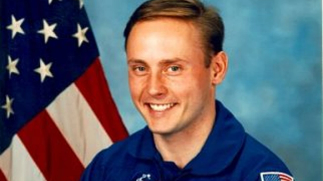 ISS commander Fincke completes command handover operations