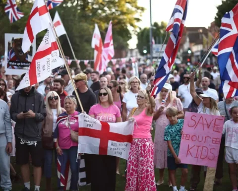 Is immigration a problem in the UK? Economic, social, and political perspectives