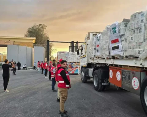 Israel opens Rafah crossing to allow aid enter Gaza
