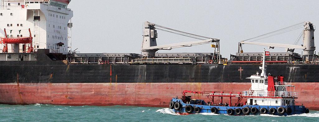 Iran Vessels Warning Lifts Oil Prices New York 2026 2 Iran vessels warning impacts oil tankers traveling near Iranian waters