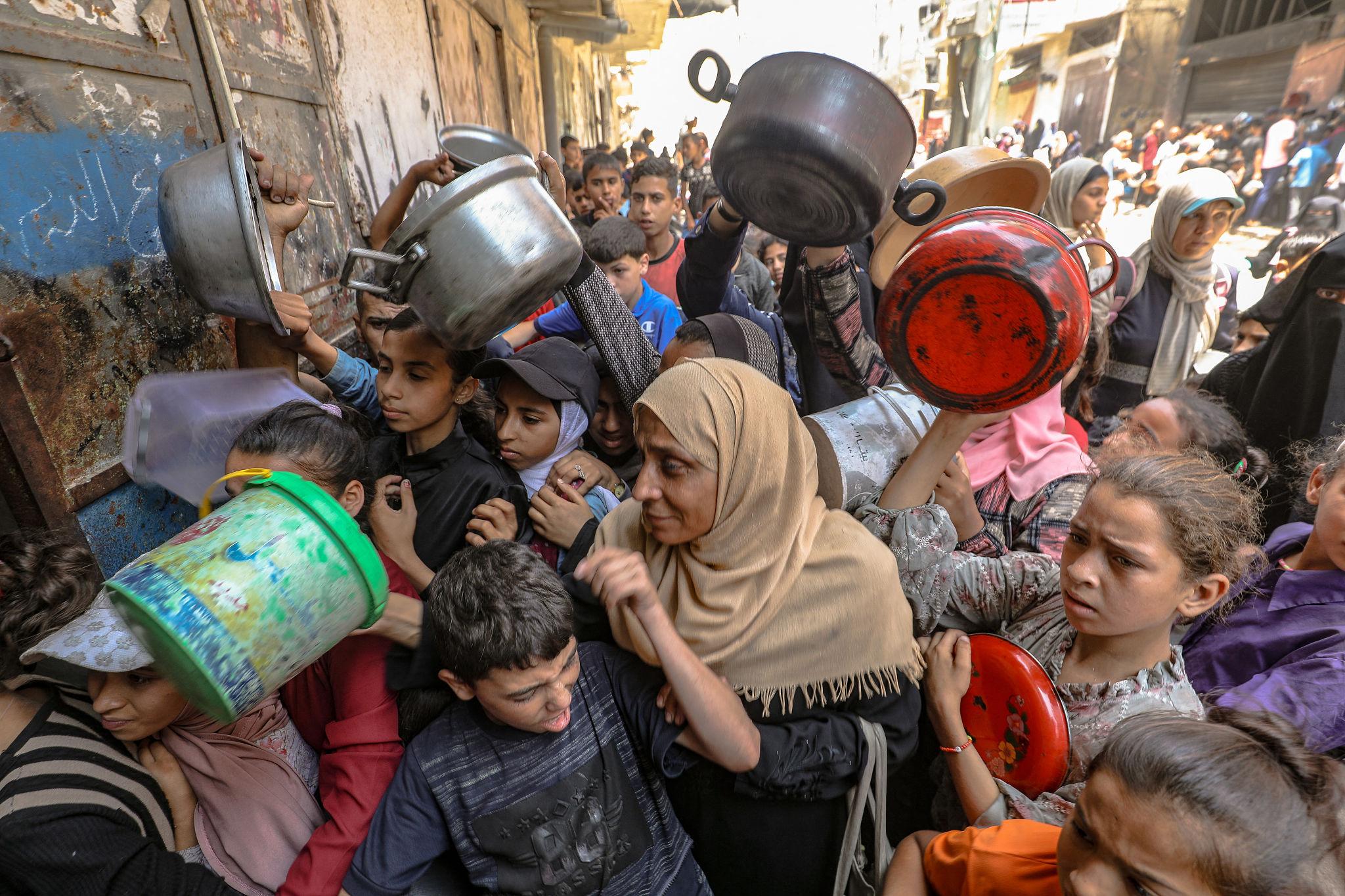 Gaza Humanitarian Crisis Shock Millions Facing Survival Struggle Gaza 2026 1 Gaza humanitarian crisis aid distribution as humanitarian workers deliver food and water