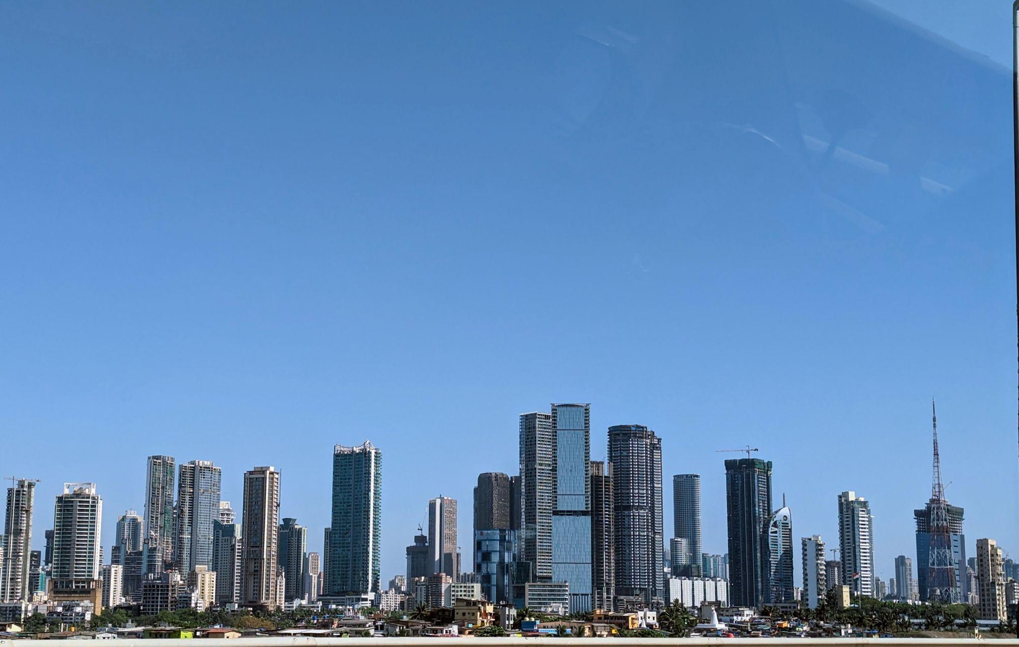 Indian Bank Earnings Report: Axis Bank Profit Miss Raises Concerns in Mumbai 4 Indian bank earnings report trading desk financial markets India