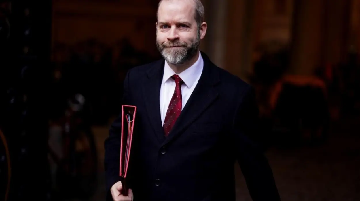 Jonathan Reynolds warns UK can't ignore building new runways