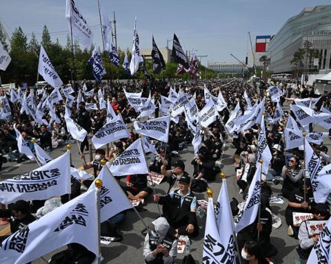 Samsung workforce tensions at headquarters in Seoul South Korea 2026
