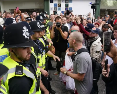 Keir Starmer faces calls for inquiry into social media’s role in recent riots