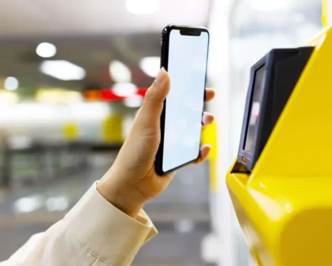 Keir Starmer insists digital ID will deter migrant workers