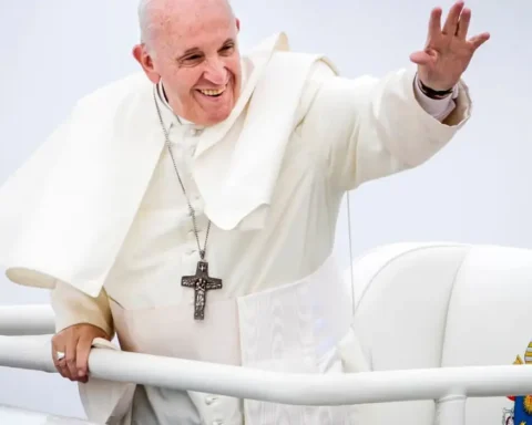 Keir Starmer pays tribute to “pope for the poor”