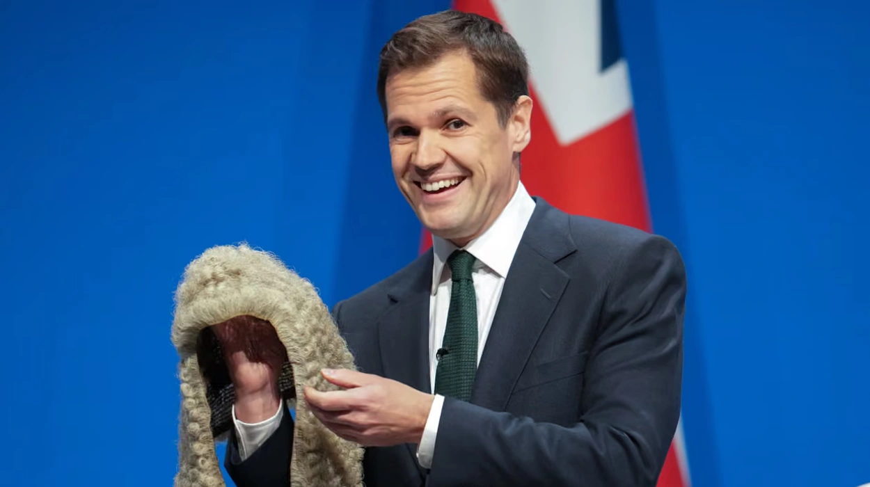 Keir Starmer says Robert Jenrick is ‘hard to take seriously’