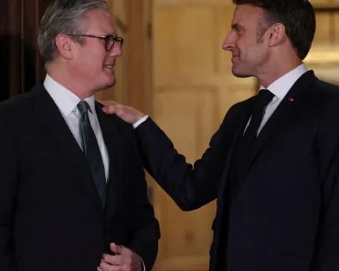 Keir Starmer to co-host Ukraine summit as Macron warns Russia