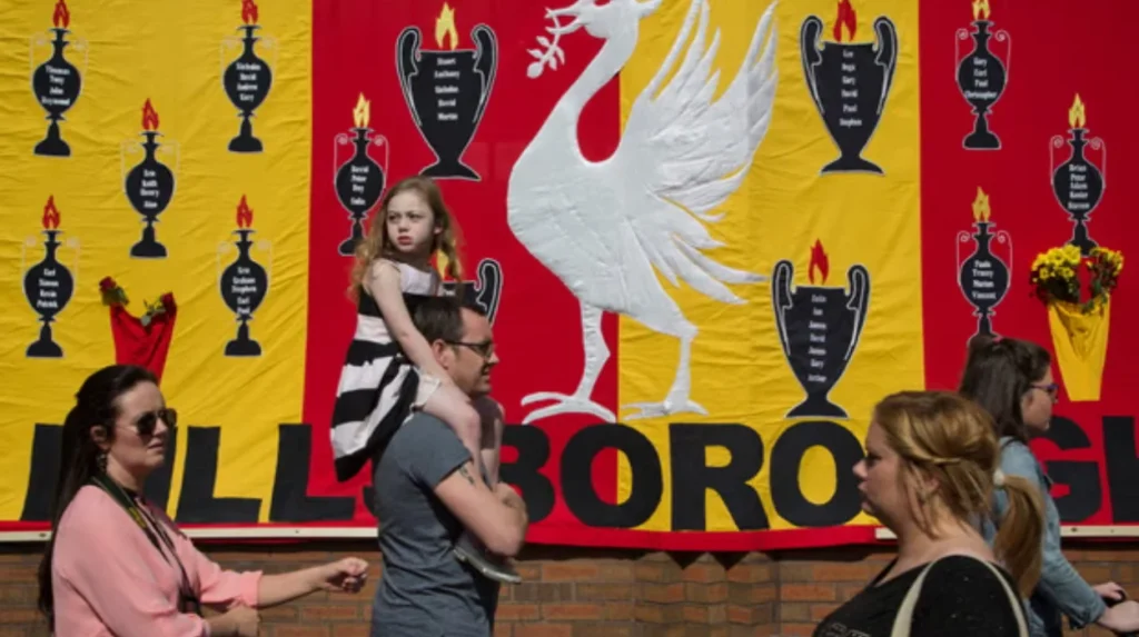 Keir Starmer urged to drop ex-Sun editor over scandal