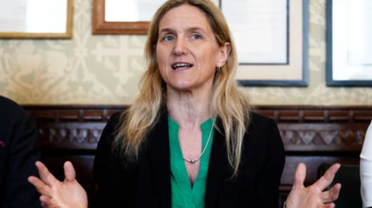 Kim Leadbeater says back dying bill or face delay