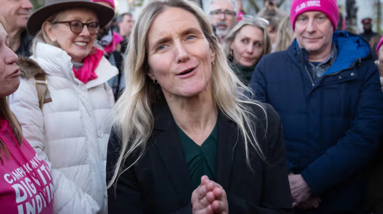 Kim Leadbeater stands by assisted dying bill safeguards