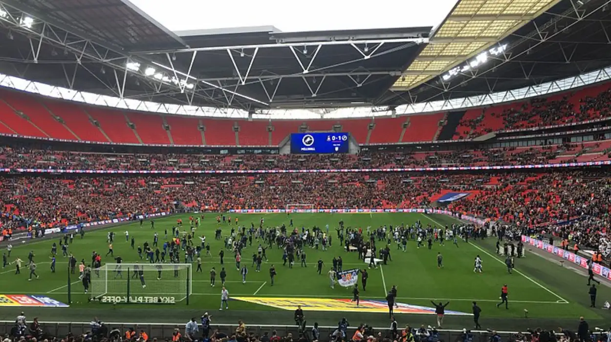 Lewisham mulls developer funds for Millwall station plan