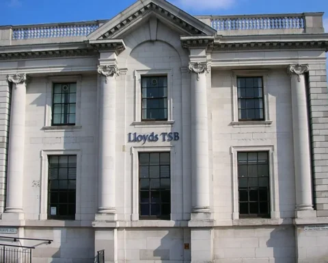 Lloyds bank closure ends high street banking in Croydon