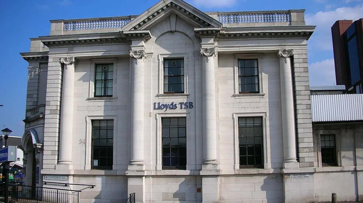 Lloyds bank closure ends high street banking in Croydon