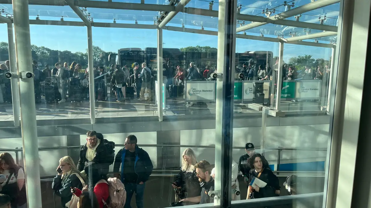 London Stansted delays as IT fault hits flights