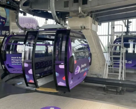 London cable car employees plan strike over pay dispute