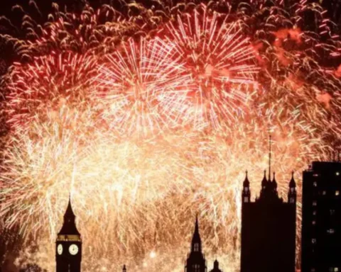 London celebrates 2025 with fireworks
