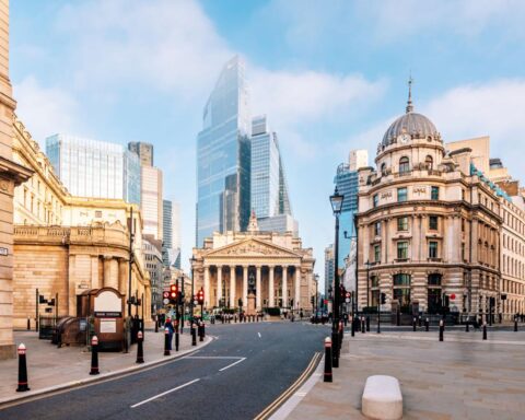 UK currency pressure affecting sterling markets in London 2026