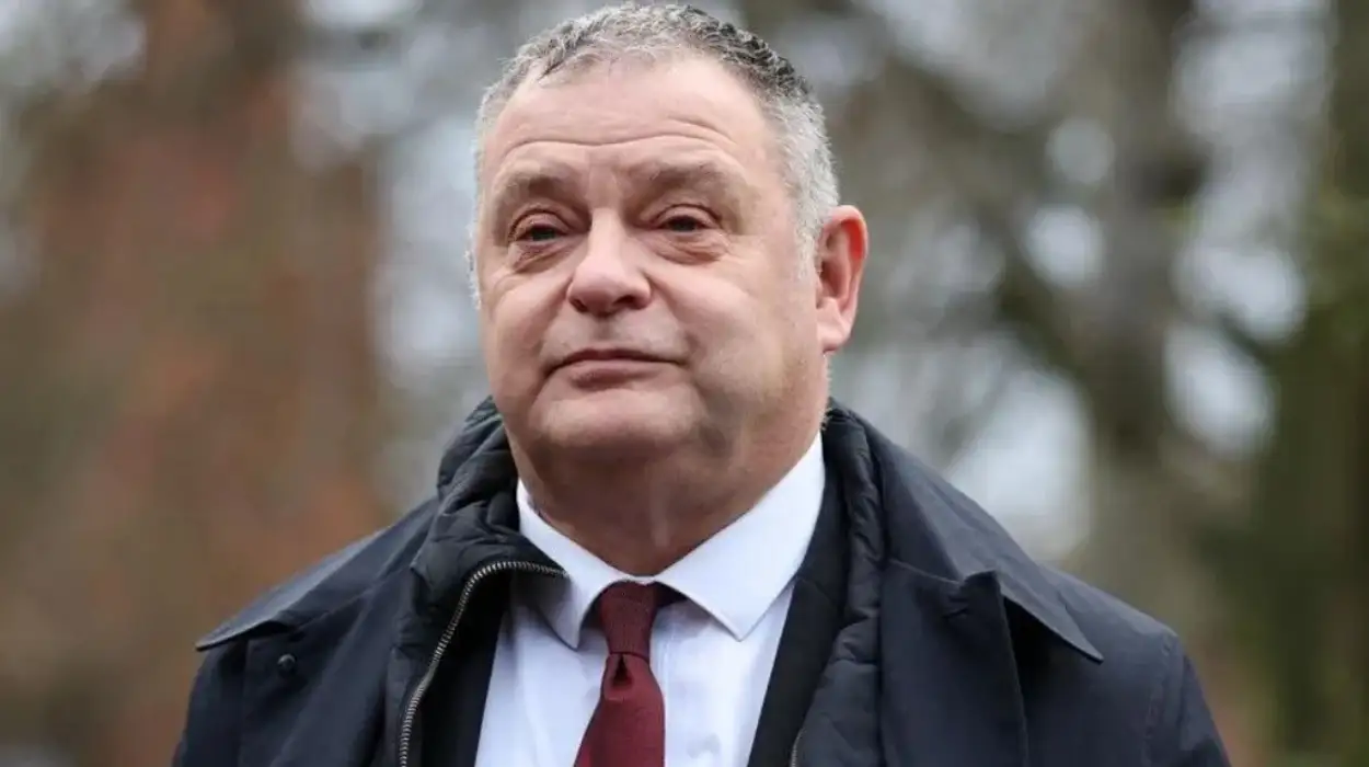 MP Mike Amesbury jailed for 10 weeks for attacking man