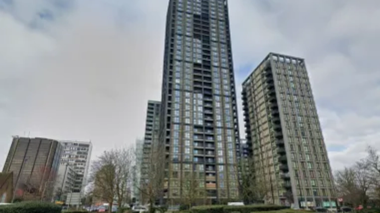 Croydon flat residents evicted over damp demand action