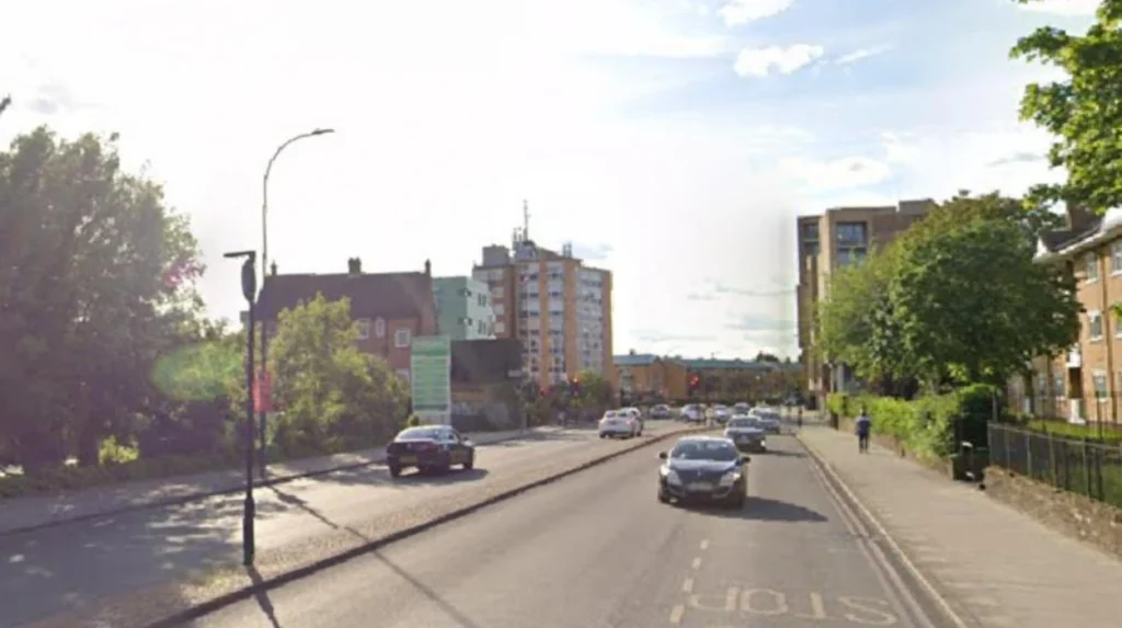 Man in custody after police chase crash on A21 Bromley Road