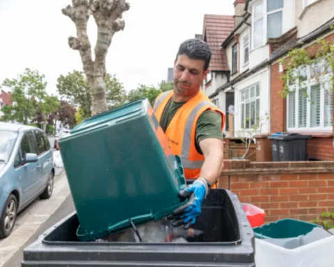 Merton Council Signs Eight-Year Waste and Recycling Deal with Veolia