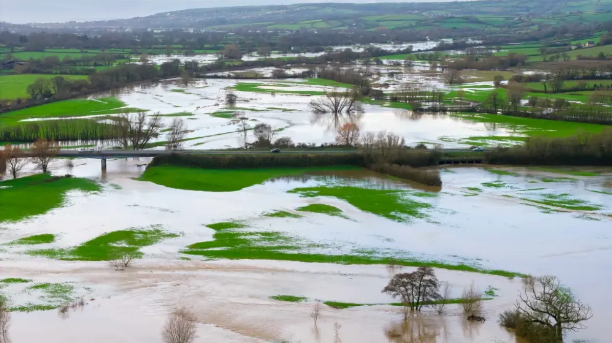 Met Office warns heavy rainfall and 50mph winds could hit Britain