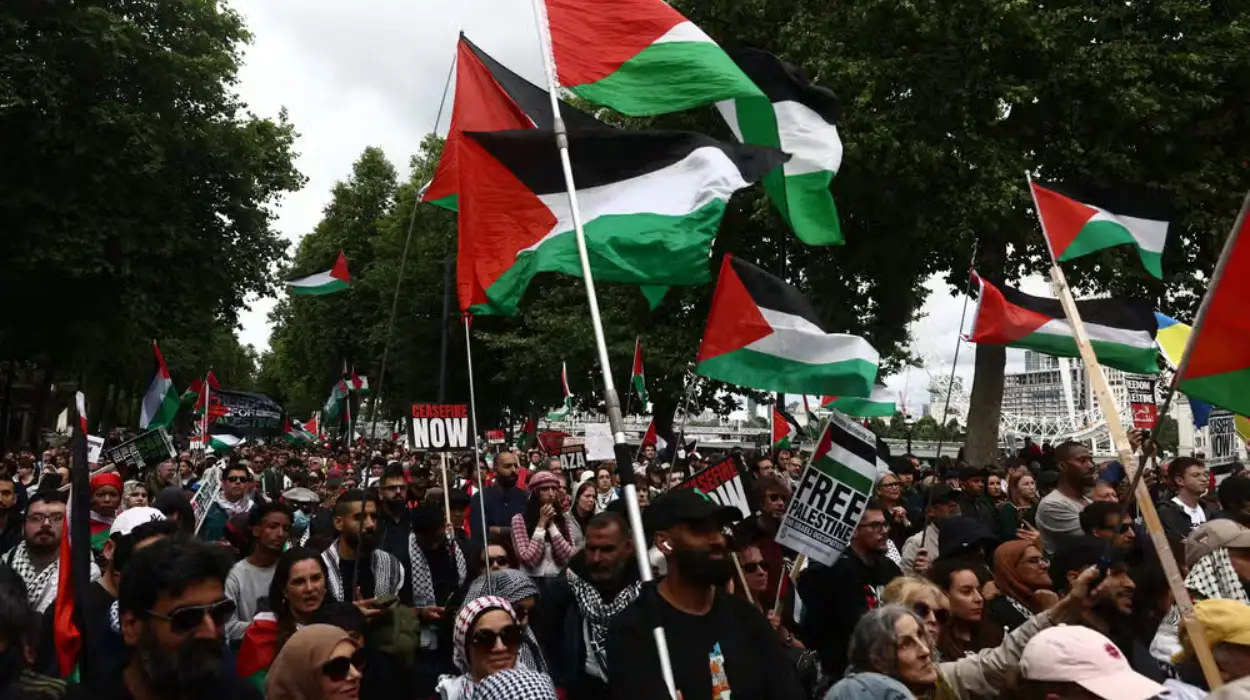 Met loosens restrictions on pro-Palestine protest in London