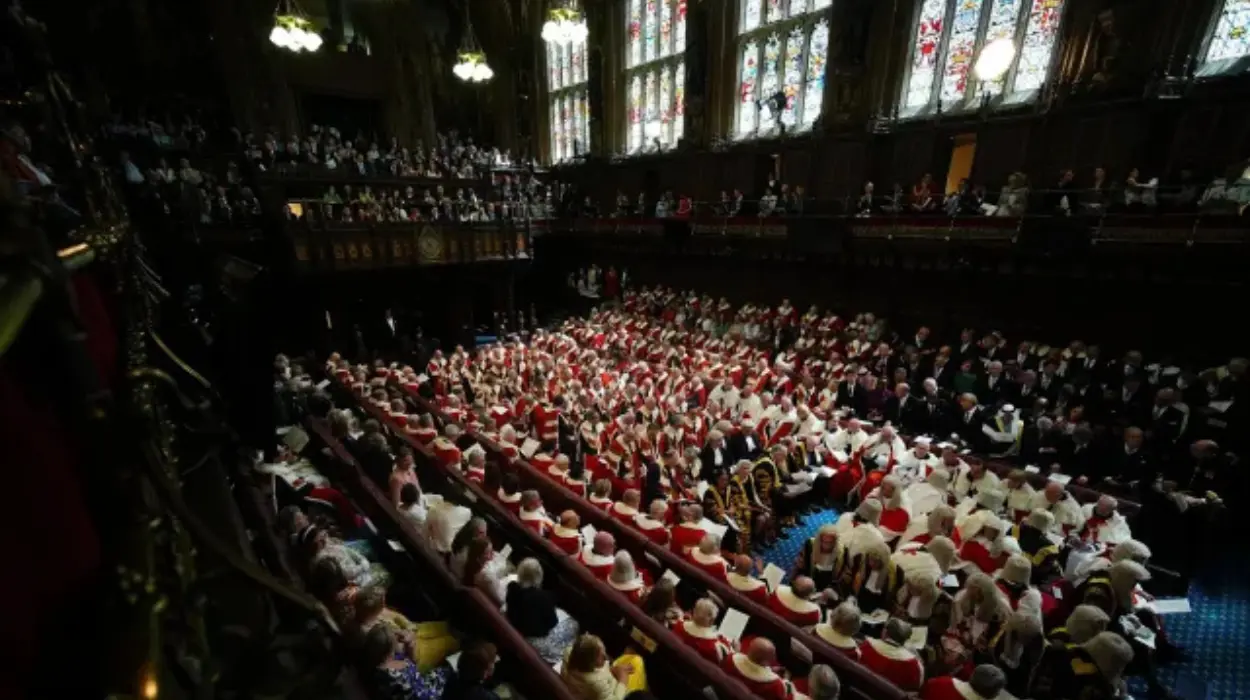 Ministers to Push Ahead with Lords Retirement Age Despite Omission from King’s Speech