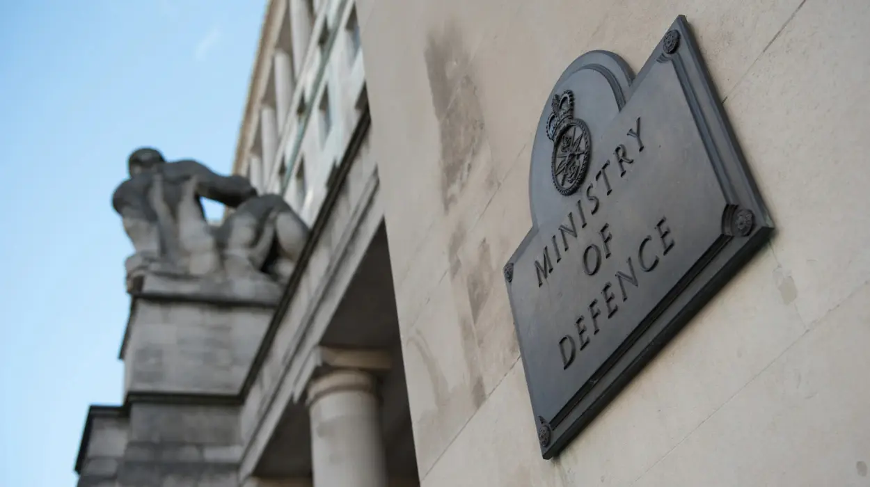 MoD staff lose record 15,000 security passes