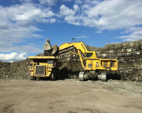 Gold mining inflation impacts heavy mining equipment operations worldwide