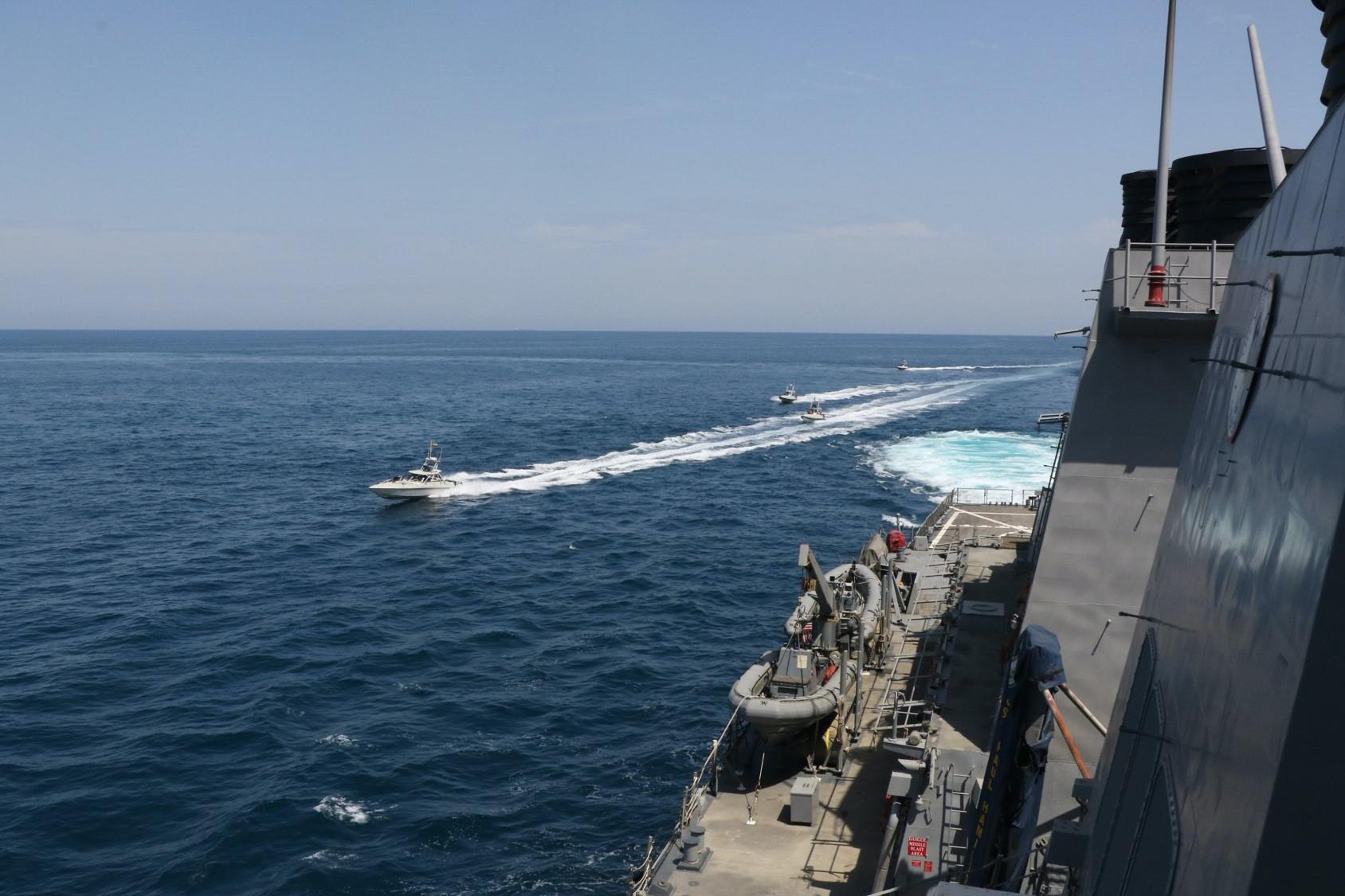 US Iran Naval Tensions Surge as Warship Encounters Raise Risks in Strait of Hormuz 2026 3 US Iran naval tensions update showing warships in Strait of Hormuz 2026