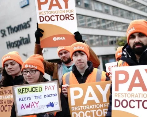 NHS chief Chris Streather urges doctors to cancel Christmas strike amid flu