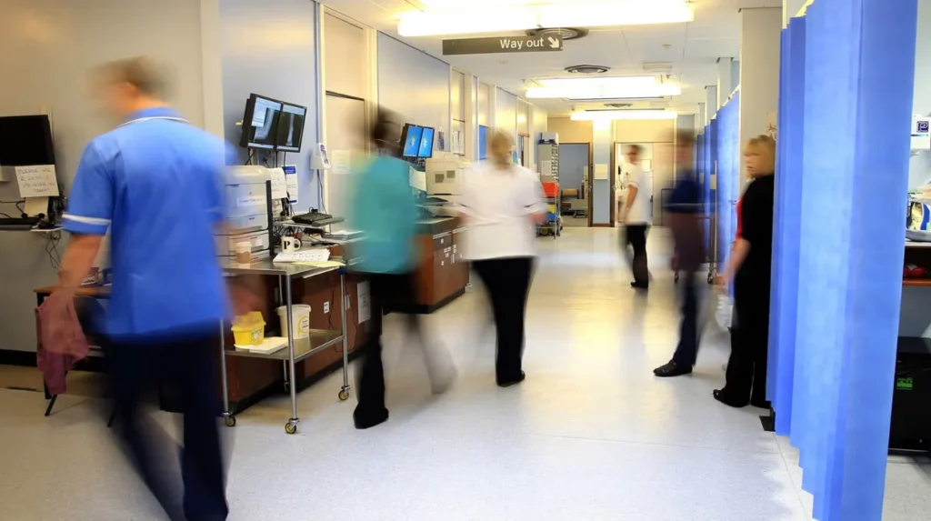 NHS drops quarter of elective operations last minute
