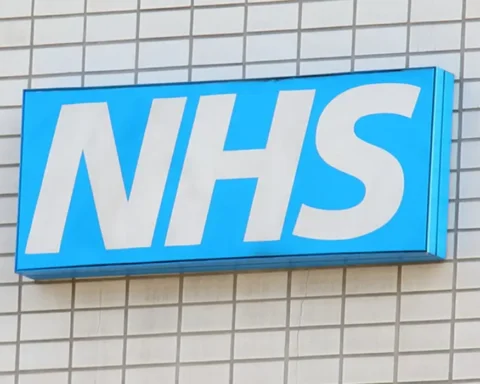 NHS spends £850k on London-Leeds staff train travel