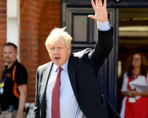 NHS to spend £5.7bn on repairs for hospitals before demolition