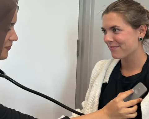 New AI stethoscope spots heart problems in 15 seconds
