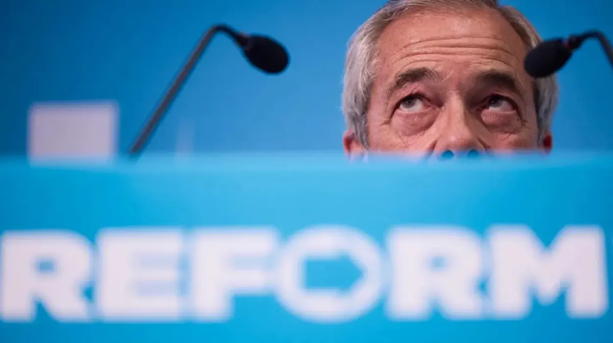 Nigel Farage demands £800m refund over French migrant escort