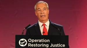 Nigel Farage outlines plan to deport small-boat migrants