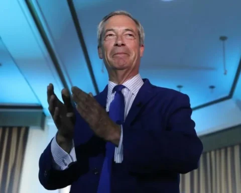Nigel Farage urges Zelenskiy to seek a truce with Russia