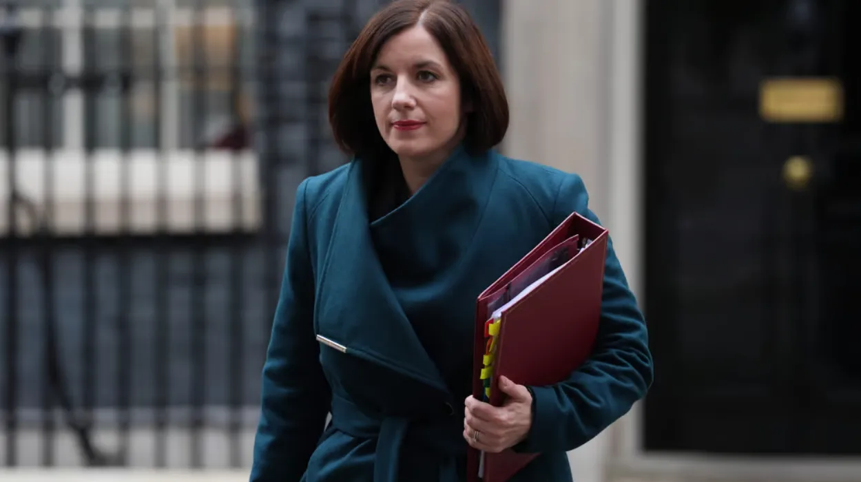 No plans to ban smacking in children’s legislation, education secretary confirms