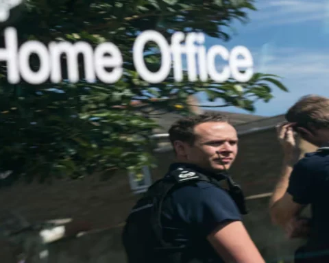 Non-EU migrants at risk in UK’s new eVisa system