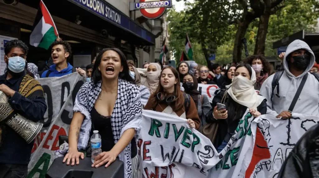 Number 10 demands police action over pro-Palestinian chants