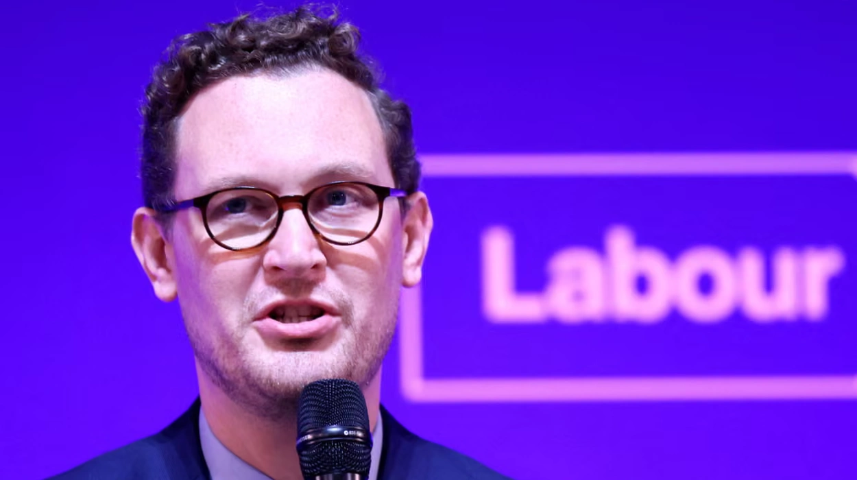 Number 10's chief calls Nigel Farage a ‘snake oil salesman’